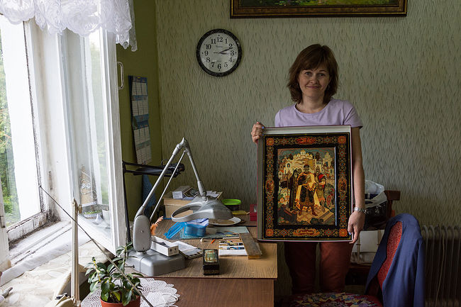 Ольга Кузнецова фотограф. Холуй. Народные промыслы. Лаковая миниатюра. Лев и Светлана Никоновы.. Художник-миниатюрист Ирина Морозова. Панно "Ярослав Мудрый".